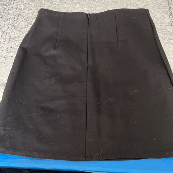 By the way mini skirt - Picture 2 of 3